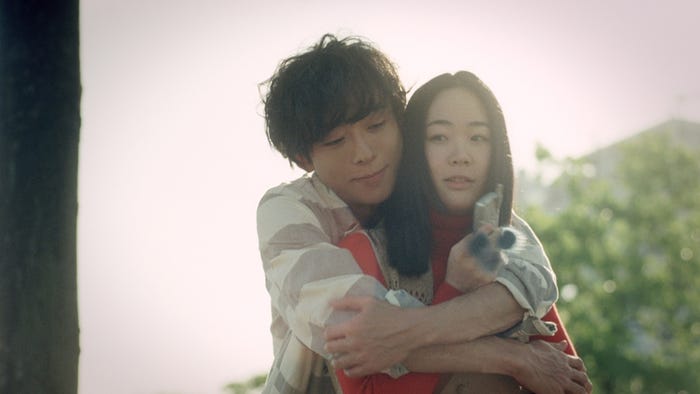 高橋一生、黒木華/CM「25年前の夏」篇より