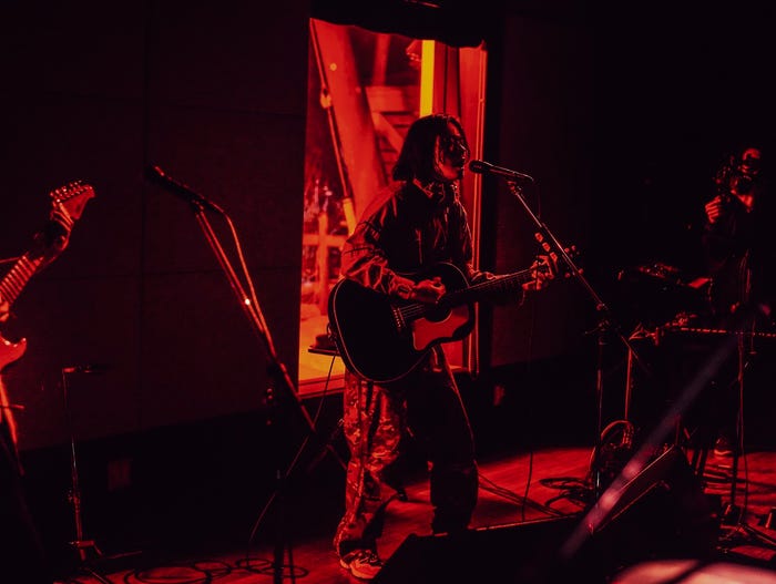 「菅田将暉 LIVE STREAMING VOL.2」より/撮影:上飯坂一