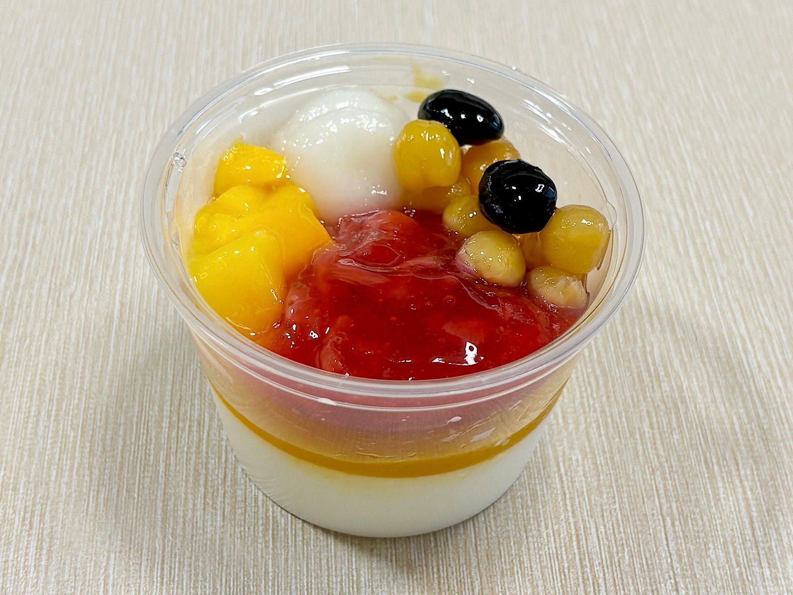 「まぜて食べるアジアンミルクボウル」453円（税込）
