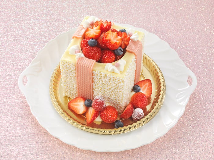 フタを開けるとフルーツがいっぱい/画像提供:リーガロイヤルホテル