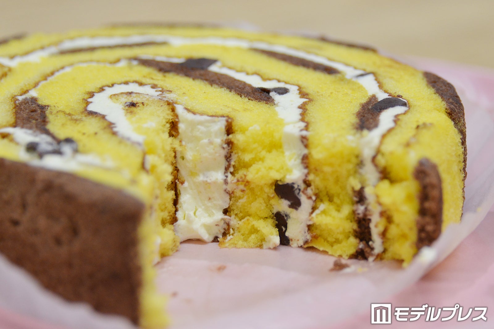 ピカチュウのロールケーキ（チョコバナナ）（C）モデルプレス