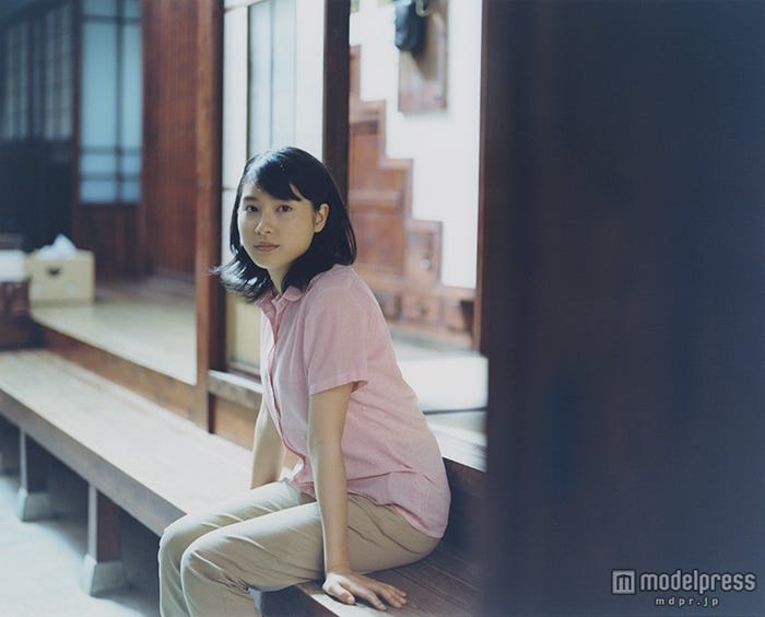 土屋太鳳/「NHK 連続テレビ小説 まれ 写真集」より(画像提供:NHK出版)