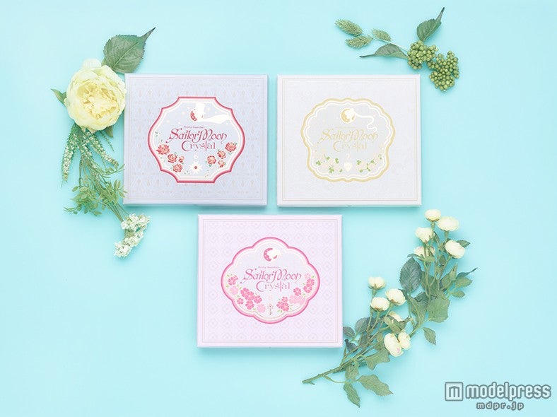 （左上から時計回り）第6巻：タキシード仮面をイメージした特製BOX、第7巻：プリンセス・セレニティをイメージした特製BOX、第8巻：ちびうさをイメージした特製BOX