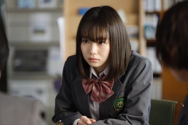 山田杏奈　制服 