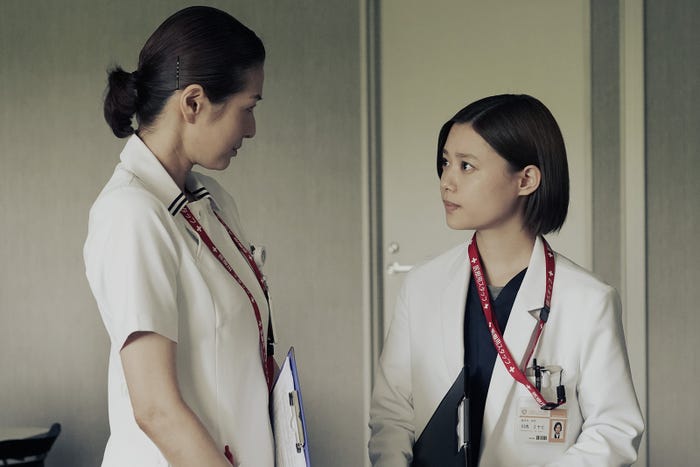 吉瀬美智子、杉咲花「アンメット ある脳外科医の日記」第7話より(C)カンテレ