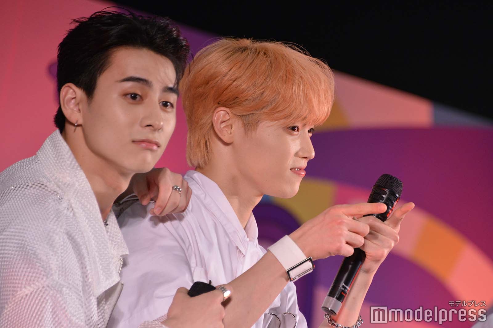 INI、至近距離で「KILLING PART」癒やしの歌唱 悩み相談に実体験でアドバイス＜KCON 2022 Premiere＞