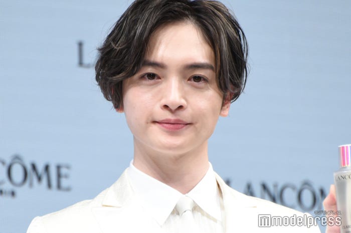 透明肌に向けて進化中の玉森裕太(C)モデルプレス