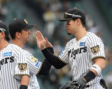 阪神・藤川監督 「4割男」佐藤輝の打棒に言及「当然のように見てますけどね」九回4失点には「野球って怖いよと」