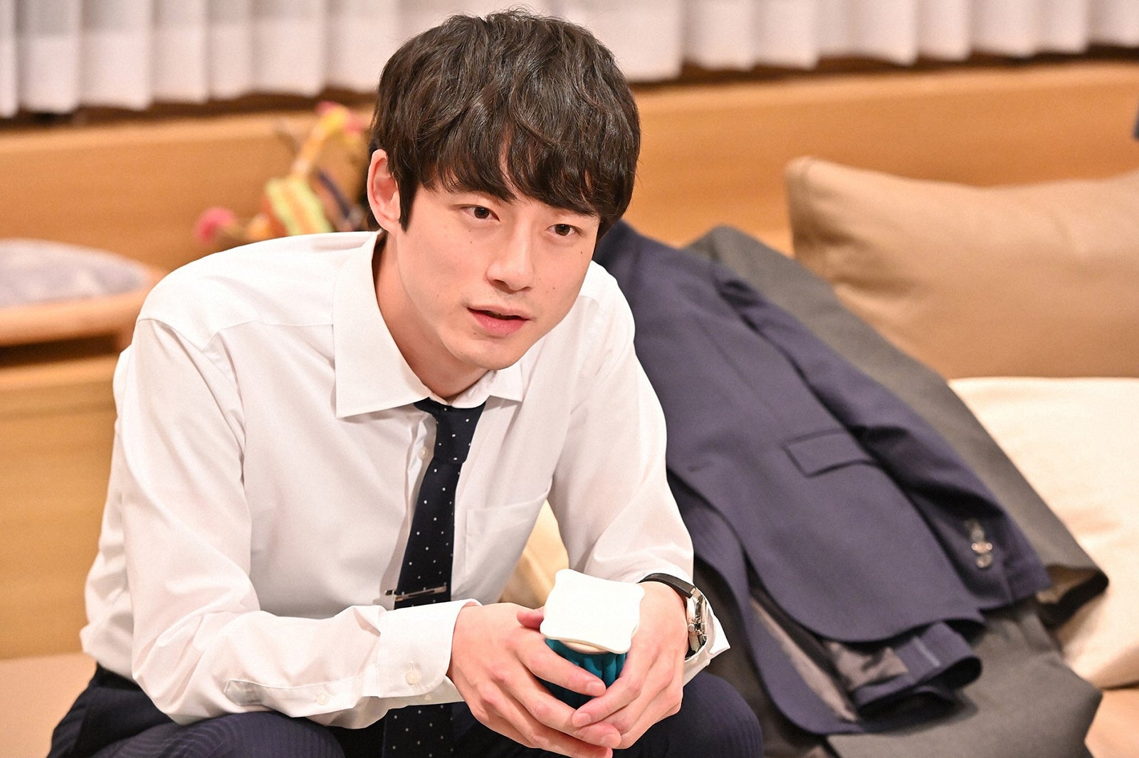 坂口健太郎／「婚姻届に判を捺しただけですが」第8話より（C）TBS