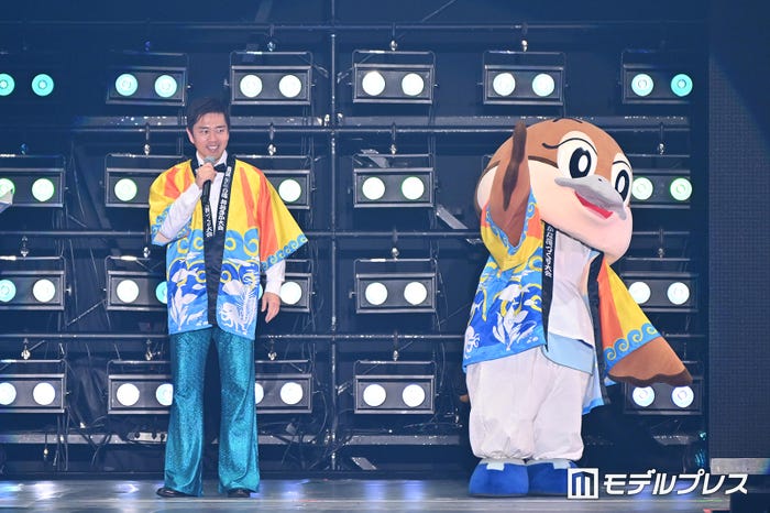 吉村洋文大阪府知事、もずやん(C)モデルプレス