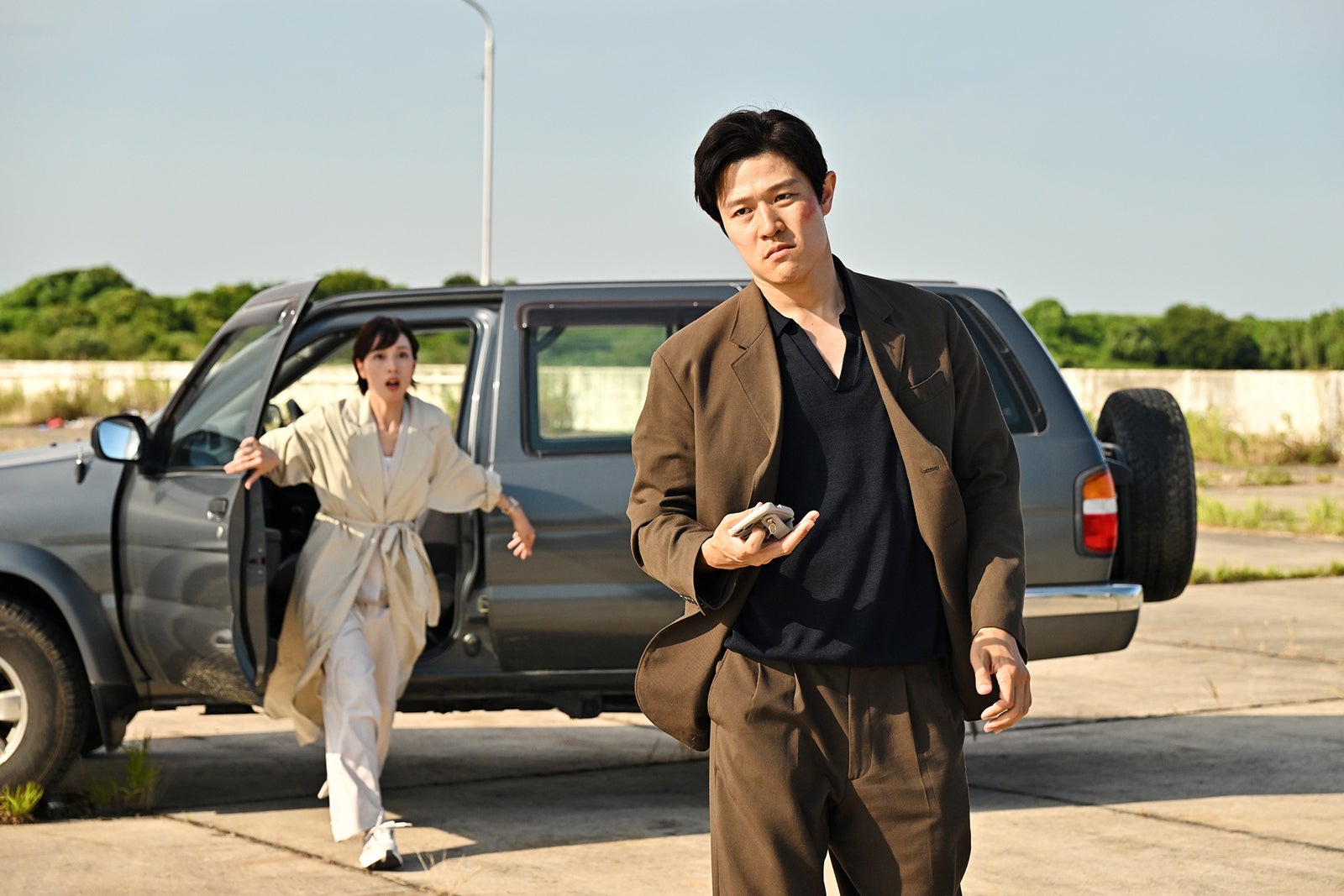 戸田恵梨香、鈴木亮平「リブート」第9話（C）TBS