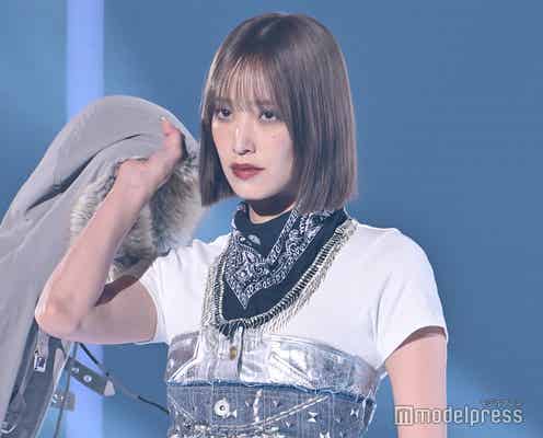 佐々木久美、デニムスタイルでクールな視線 バンダナがアクセント【TGC2025A/W】