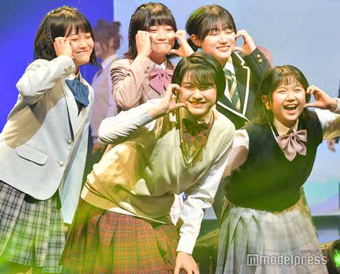 HIMAWARIちゃんねる&ろこあこまこ、初々しさ溢れる 息ぴったりランウェイで会場和ます<学生ランウェイ>
