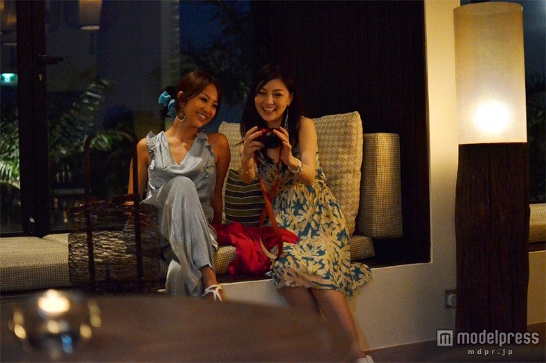 極上のリゾートではガールズトークも大盛り上がり／ヴィンパールラグジュアリーダナン