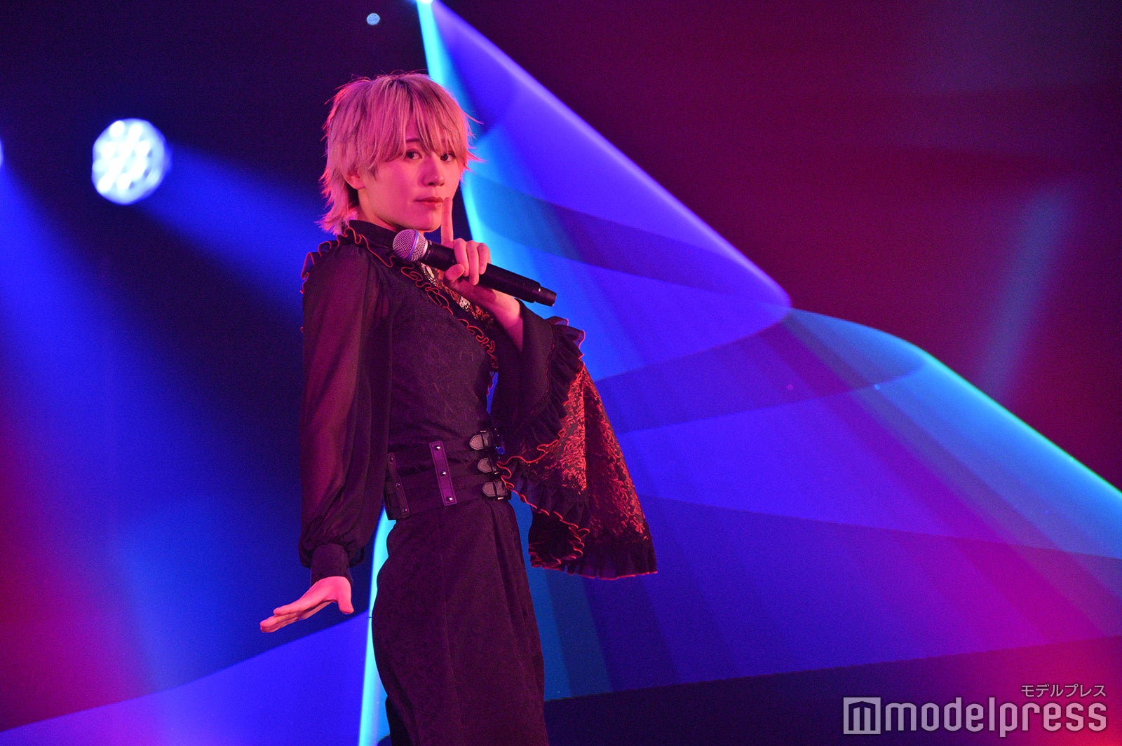 AVAM（C）モデルプレス