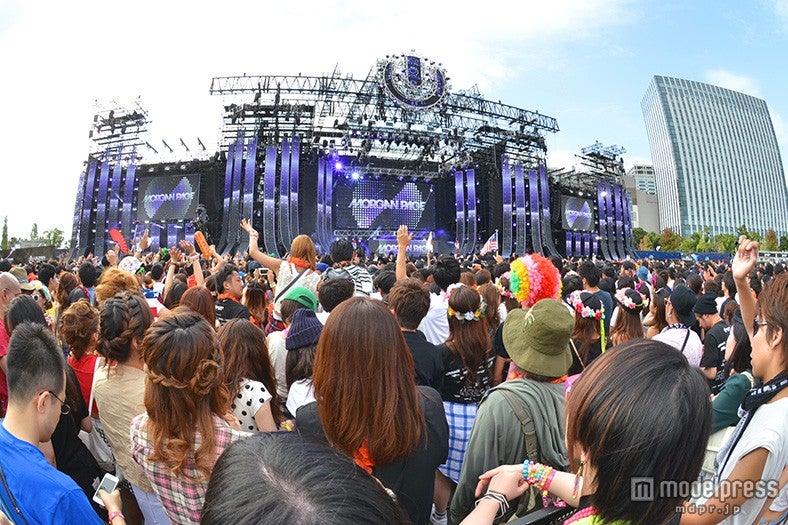 「ULTRA JAPAN」MAIN STAGE／初日の会場には世界中から多くの参加者が