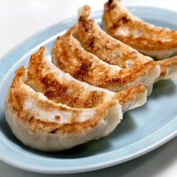 平日昼間でも行列ができる町中華『みんみん』の餃子が強烈においしい件【吉祥寺】