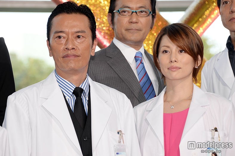 （左から）遠藤憲一、米倉涼子