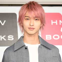 モデルプレス - 横浜流星、イベントに3000人参加の人気ぶり 香港での“運命の出会い”明かす「この春はコレ」