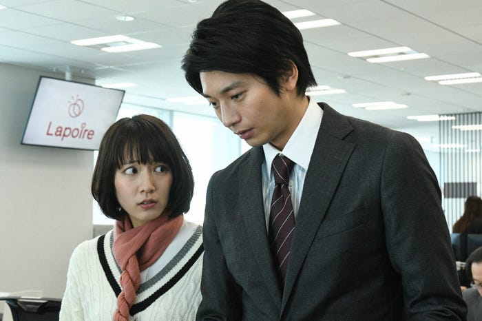 吉岡里帆、向井理/「きみが心に棲みついた」第6話より(C)TBS