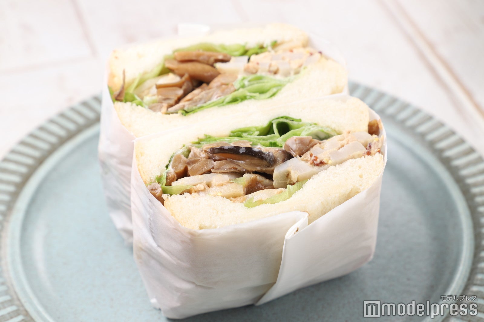 ツナレンコンと和風キノコの米粉パンサンドイッチ（C）モデルプレス