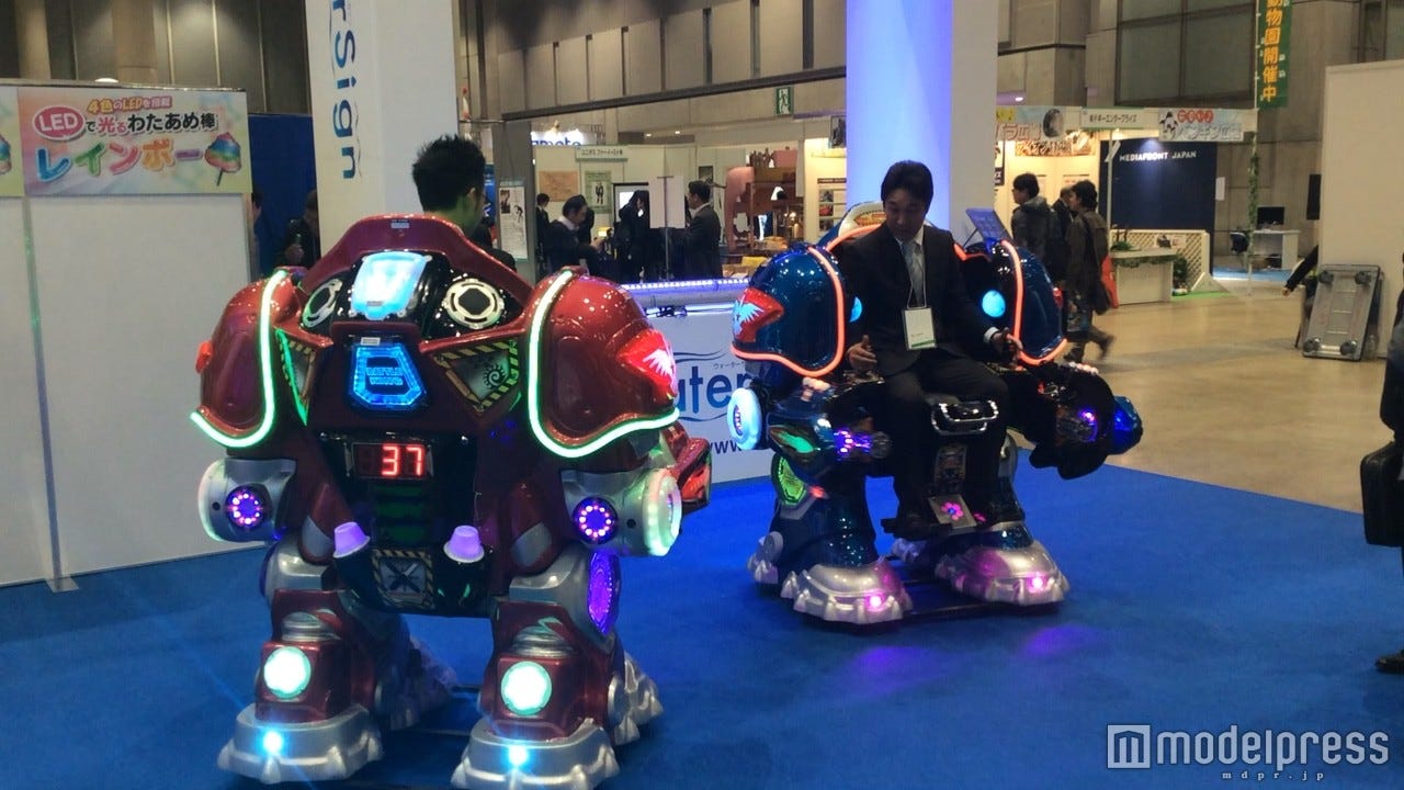 ハウステンボス、日本初のロボット複合施設が誕生 ロボが仕切る未来型レストランも