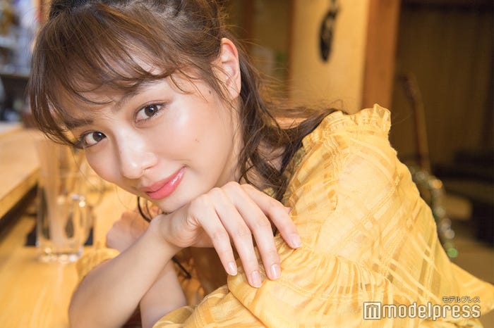 モデルプレスのインタビューに応じた内田理央(C)モデルプレス