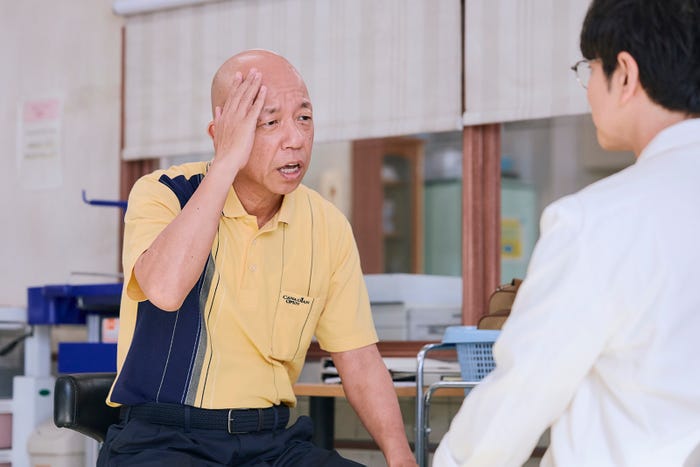 小峠英二「19番目のカルテ」第2話(C)TBSスパークル/TBS(撮影:加藤春日)