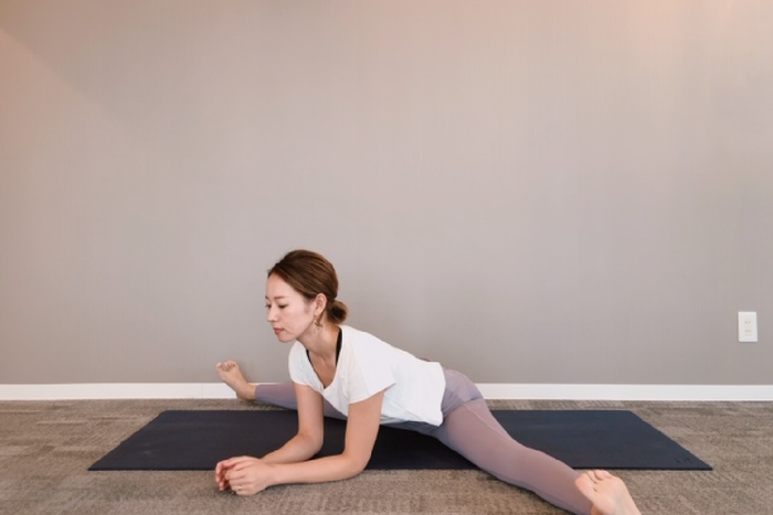 体を柔らかくする方法 股関節のお手軽ストレッチをご紹介 モデルプレス