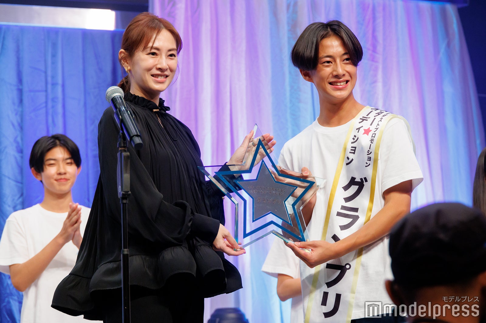 北川景子、佐藤来未登さん（C）モデルプレス