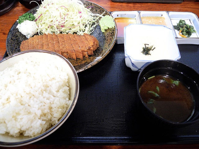 「牛ロースかつ・麦とろセット」1300円／2014/02/08 19:58 @ 牛かつ壱弐参 by takeshikj