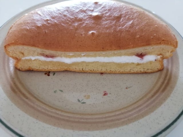 《ローソン》ふわふわサンドケーキ断面