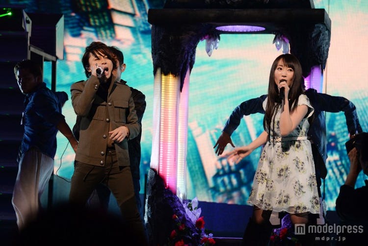 T M Revolution 水樹奈々が熱唱 圧巻の光とcg演出でスペシャルコラボ再び 紅白リハ初日 モデルプレス T M Revolution 水樹奈々が熱唱 圧巻の光とcg演出でスペシャルコラボ再び 紅白リハ初日 モデルプレス