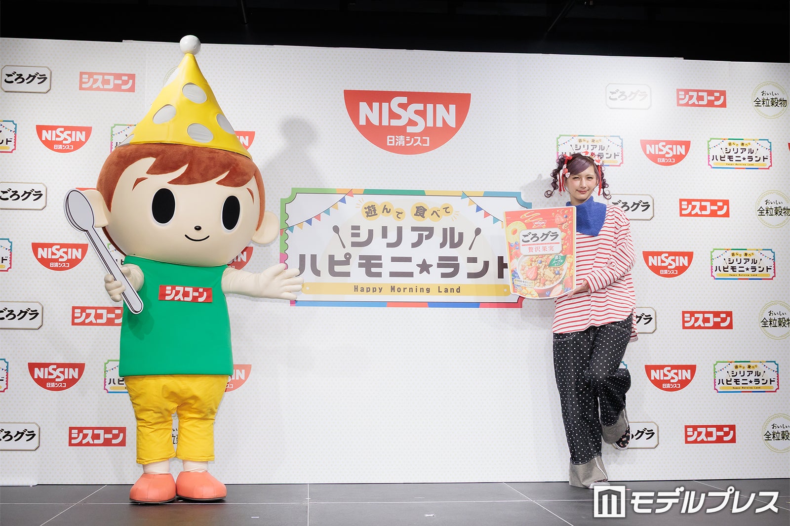 しなこ（C）モデルプレス