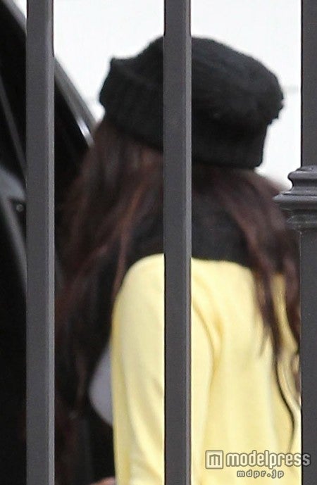 セレーナにしてはバストが大きいような。。X17online.com / Zeta Image