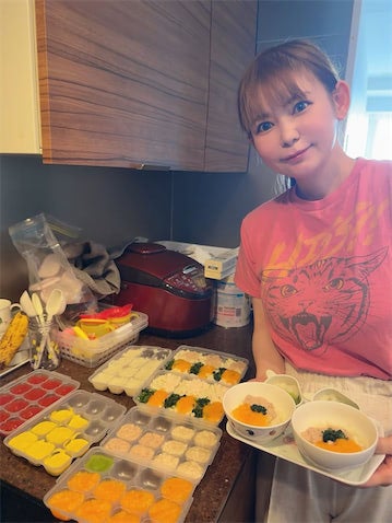 双子への愛情たっぷり！ 中川翔子、手作り離乳食に絶賛の声「保育園の給食みたいにキレイ」