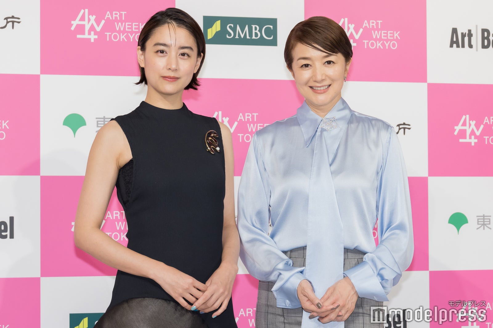 山本美月、鈴木京香（C）モデルプレス