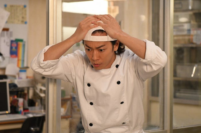 佐藤健/「義母と娘のブルース」第8話より(C)TBS