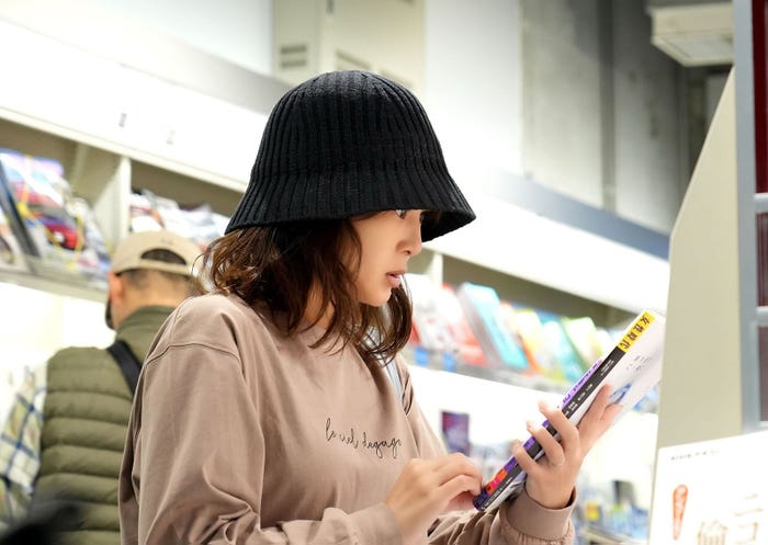 佐津川愛美「サブスク不倫」第3話より(C)「サブスク不倫」製作委員会・MBS