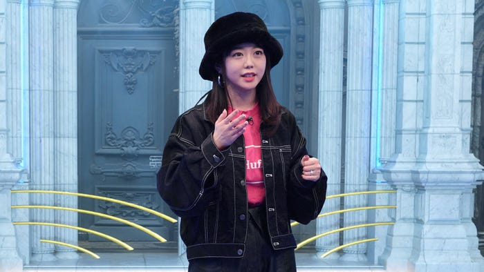 ダンス対決する峯岸みなみ (C)フジテレビ