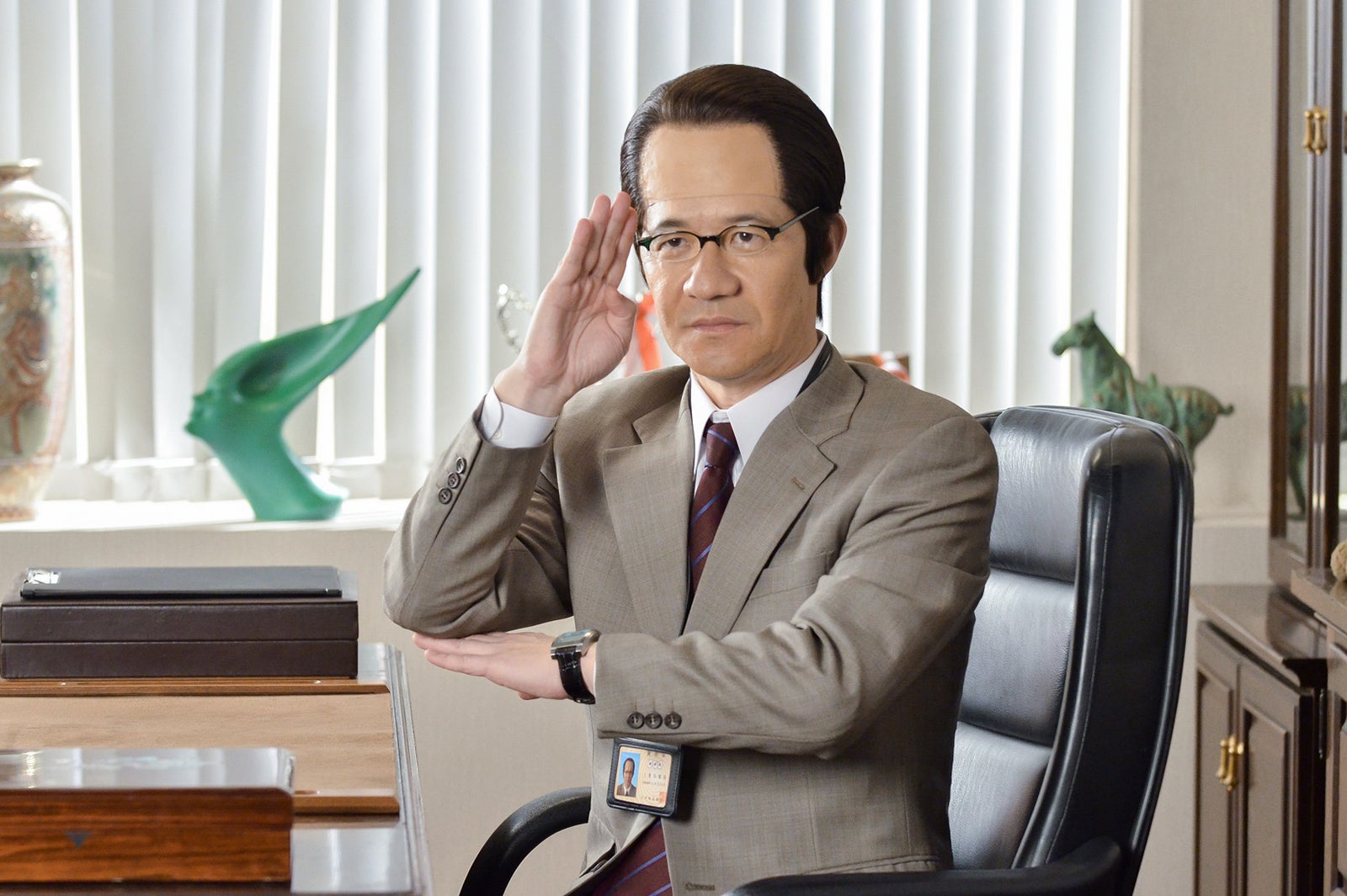 三津谷寛治（内村光良）（C）NHK