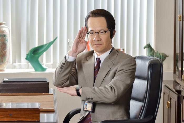 三津谷寛治(内村光良)(C)NHK