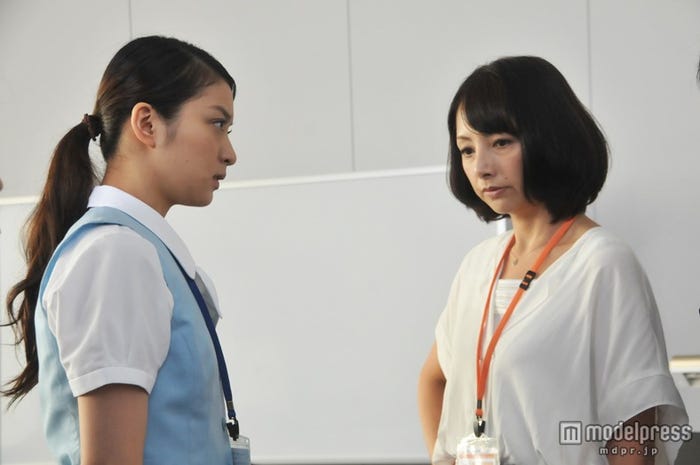 武井咲、櫻井淳子(C)テレビ朝日