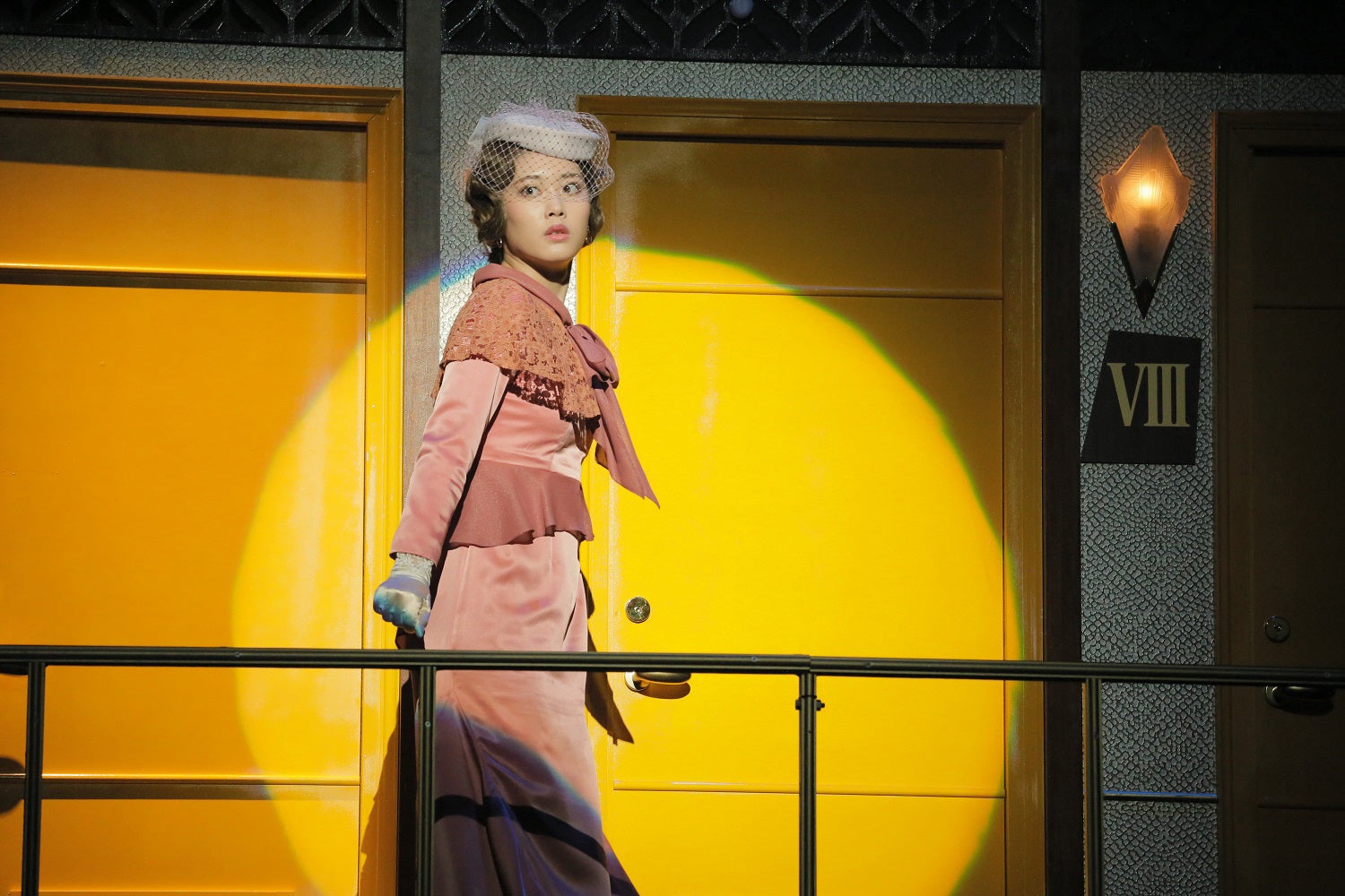 舞台「オリエント急行殺人事件」（提供写真）