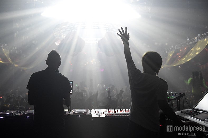 マーク・パンサー、小室哲哉