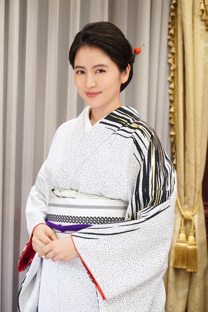 闇カジノのオーナー、夜桜の麗になった長澤まさみ(C)フジテレビ