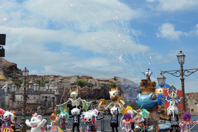 ディズニーシー「ハロウィーン・デイドリーム ―スケルトンズ・サプライズ」