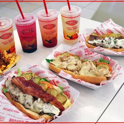 アメリカ最大のフィリーチーズステーキ店でボリューム満点のステーキサンドを食す!