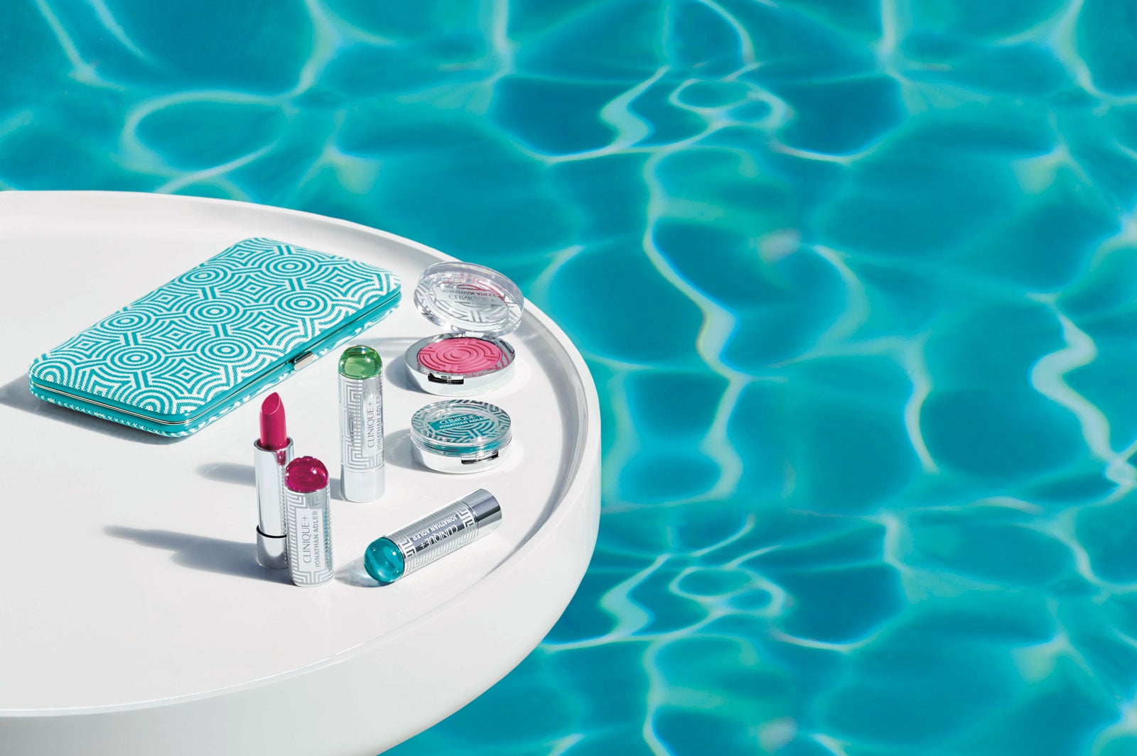 【クリニーク】ひと塗りで世界のリゾート地を感じさせる限定アイテムが登場