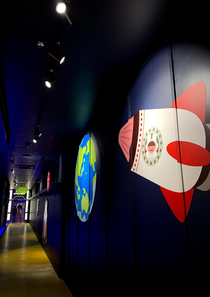 アポロ見学ライン／画像提供：明治